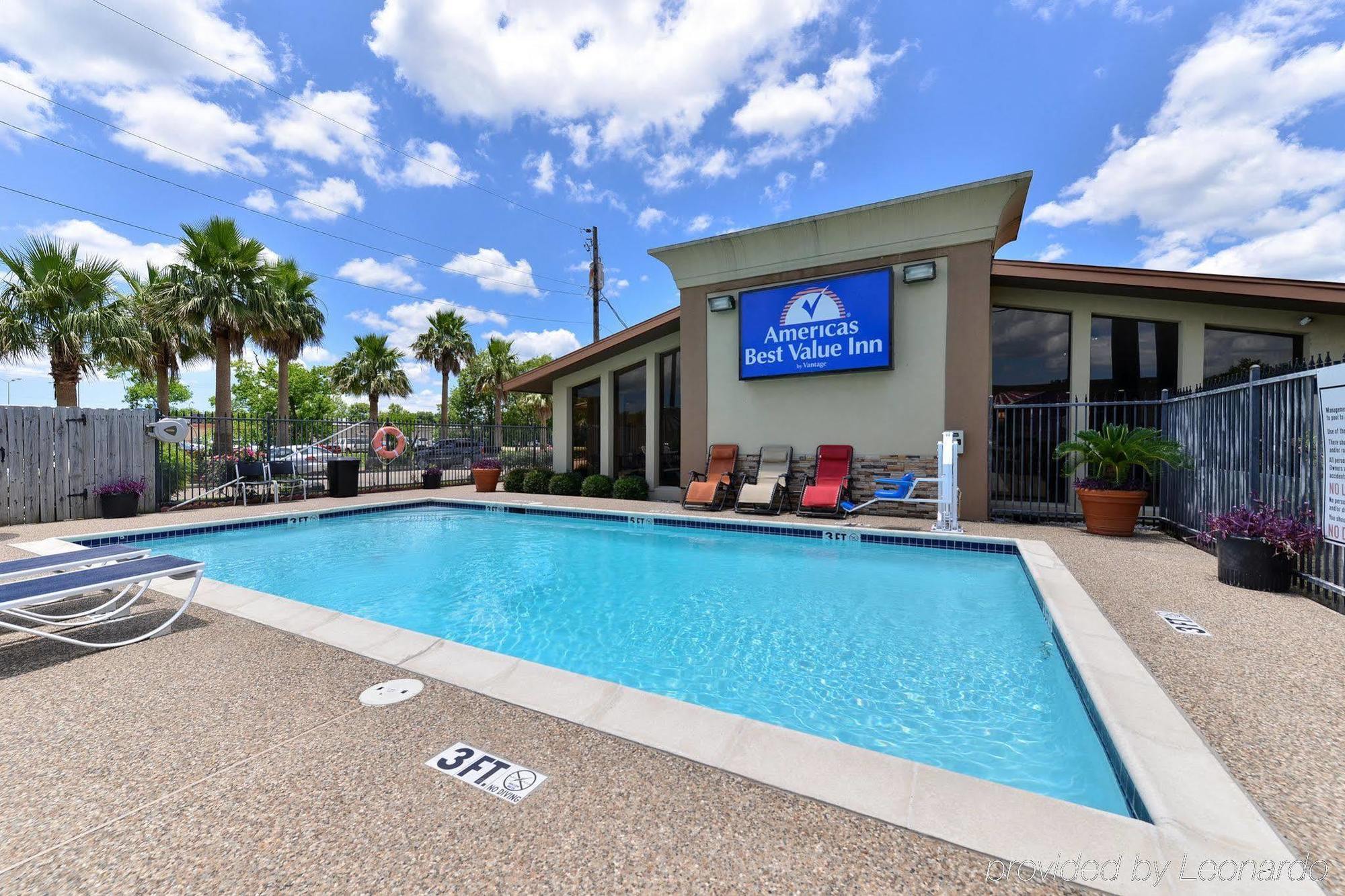 Americas Best Value Inn Angleton Exteriér fotografie