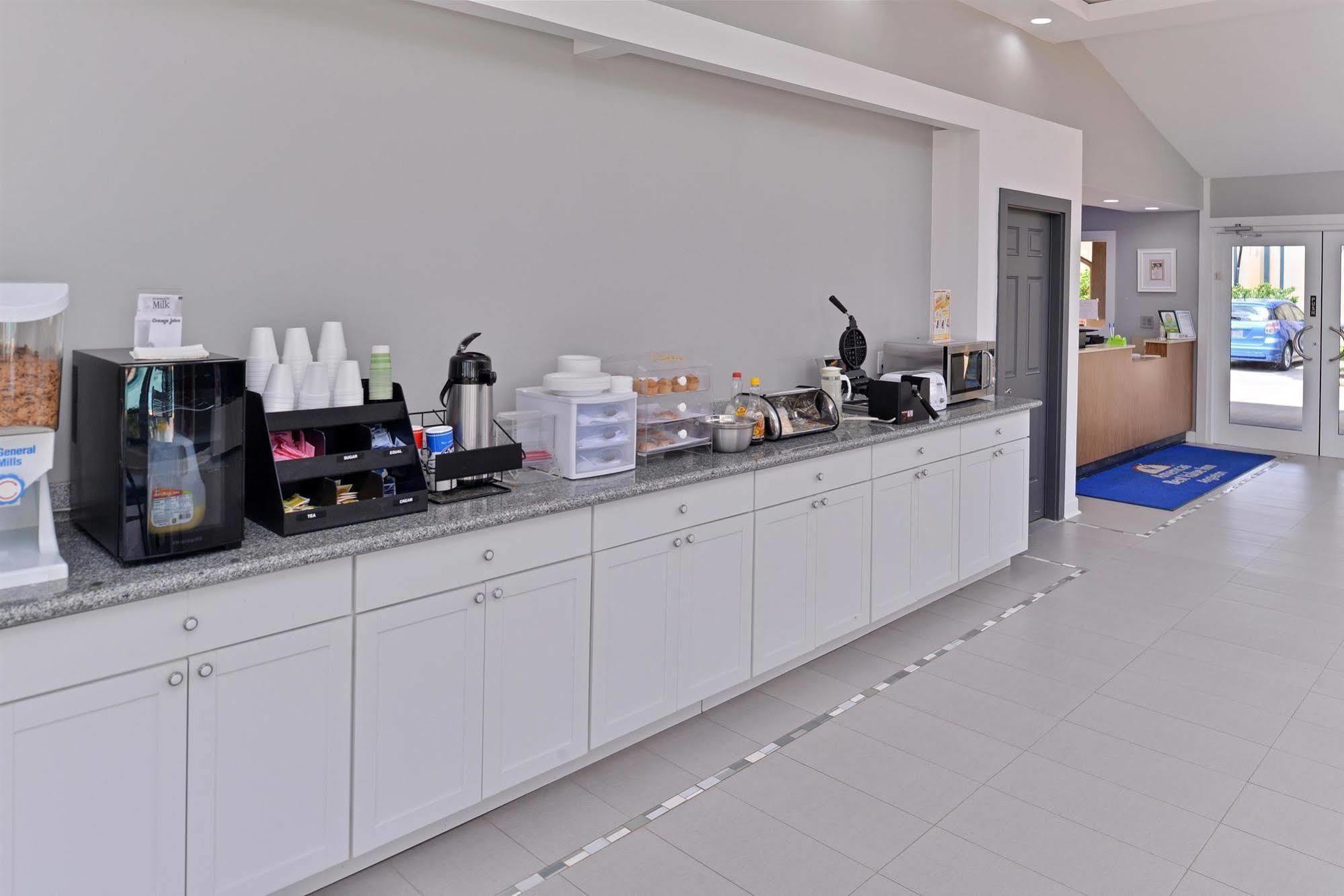 Americas Best Value Inn Angleton Exteriér fotografie